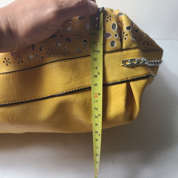 Big yellow shoulder bag - Picture 6 of 10